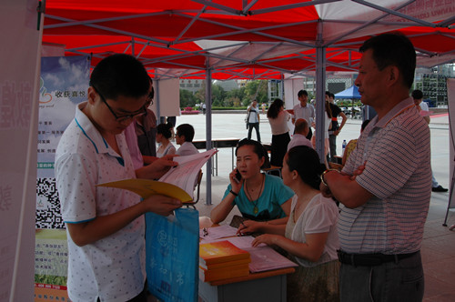 筑巢引鳳，吸納人才 敦煌種業(yè)參加酒泉市人社局組織的大型人才招聘會(huì)